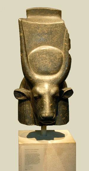 Голова богини Мехурт из собрания Метрополитен-музея сделана из диорита.