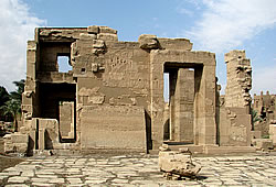 Руины храма  в Тоде сохранились до наших дней