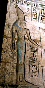 Рельеф с изображением богини Мут. Храм Рамсеса III в Мединат-Наби. Луксор. 