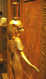 Нейт охраняет ковчег с внутренностями фараона Тутанхамона. Каирский музей