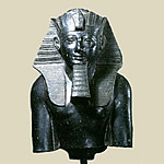 Фараон Тутмос III. XVIII династия. Диорит. Венский музей.