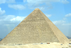 Самая знаменитая пирамида в мире