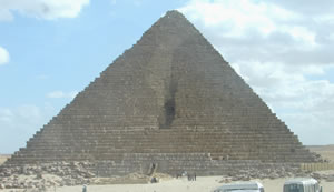 Пирамида Микерина - младший брат пирамид Хеопса и Хефрена
