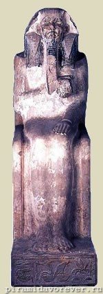 Статуя Джосера. Находилась в его пирамидном комплексе. Крашеный известняк. Каирский музей
