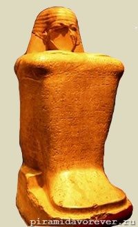 Блочная статуя Аменхотепа, сына Хапи. Известняк. Музей в Луксоре, Египет. 
