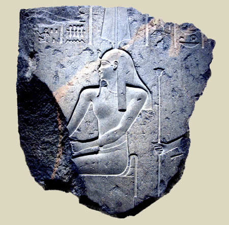 Гранитный рельеф из храма богини Исиды с изображением сидящего бога Анджети