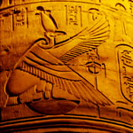 Богиня Нехбет. Рельеф на колонне храма Собека в Ком Омбо. II в. до н.э.