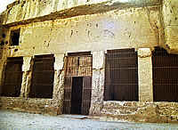 Пещерный храм Артемиды - храм Пахт
