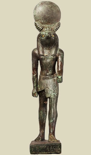 Древняя статуэтка солнечного бога с более современными наплавками. Метрополитен-музей, США