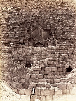 Так выглядел вход в пирамиду Хеопса в XIX веке
