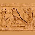 Египетские боги часто изображались в облике животных. Рельеф. Храм бога Гора. Эдфа